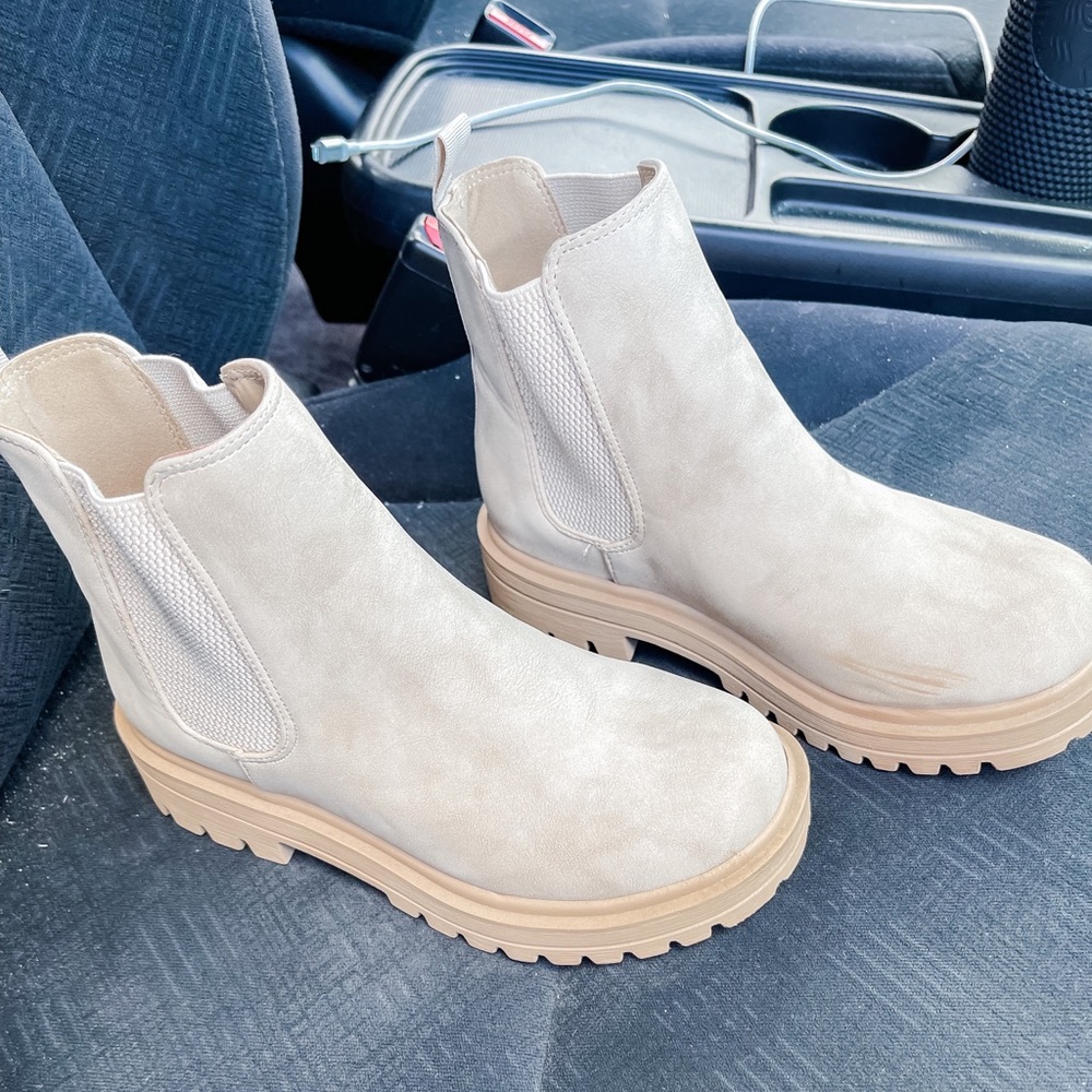 Women’s tan suede booties